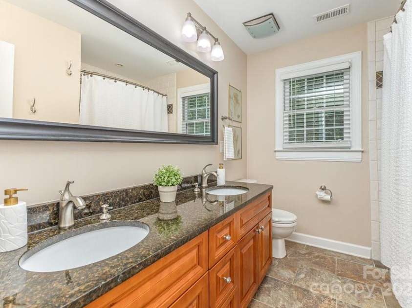 205 Rosedale Lane, Matthews, NC 28105.  MLS# CAR4272430, YatesRealty ID 21480. 