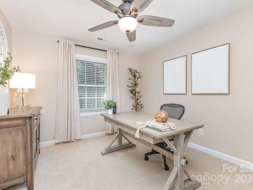 205 Rosedale Lane, Matthews, NC 28105.  MLS# CAR4272430, YatesRealty ID 21480. 