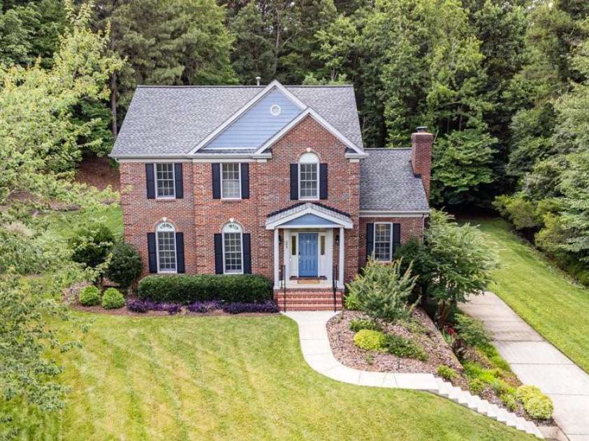 205 Rosedale Lane, Matthews, NC 28105.  MLS# CAR4272430, YatesRealty ID 21480. 