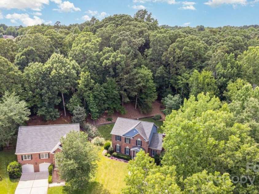 205 Rosedale Lane, Matthews, NC 28105.  MLS# CAR4272430, YatesRealty ID 21480. 