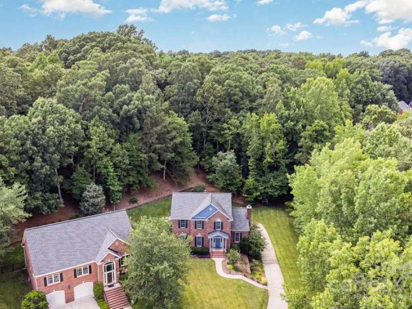 205 Rosedale Lane, Matthews, NC 28105.  MLS# CAR4272430, YatesRealty ID 21480. 