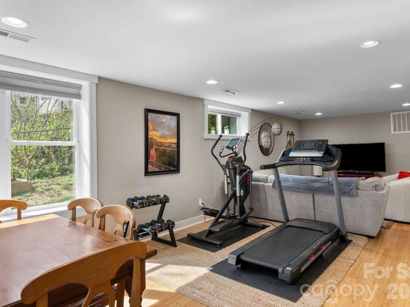 55 Vandalia Avenue, Asheville, NC 28806.  MLS# CAR4362677, YatesRealty ID 21480. 