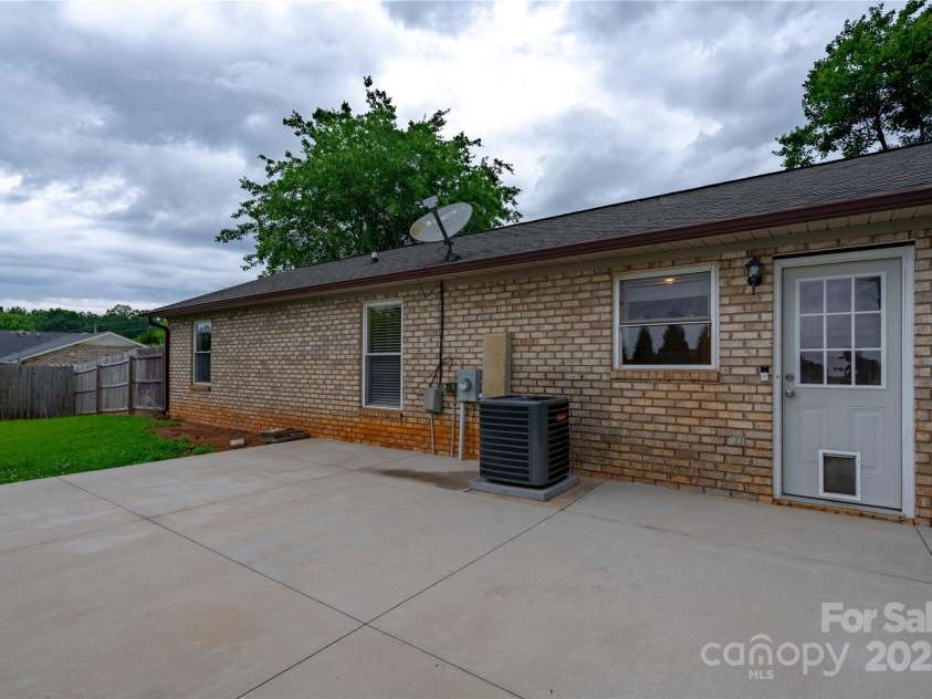 133 Pheasant Run Road, Troutman, NC 28166.  MLS# CAR4257279, YatesRealty ID 21481. 