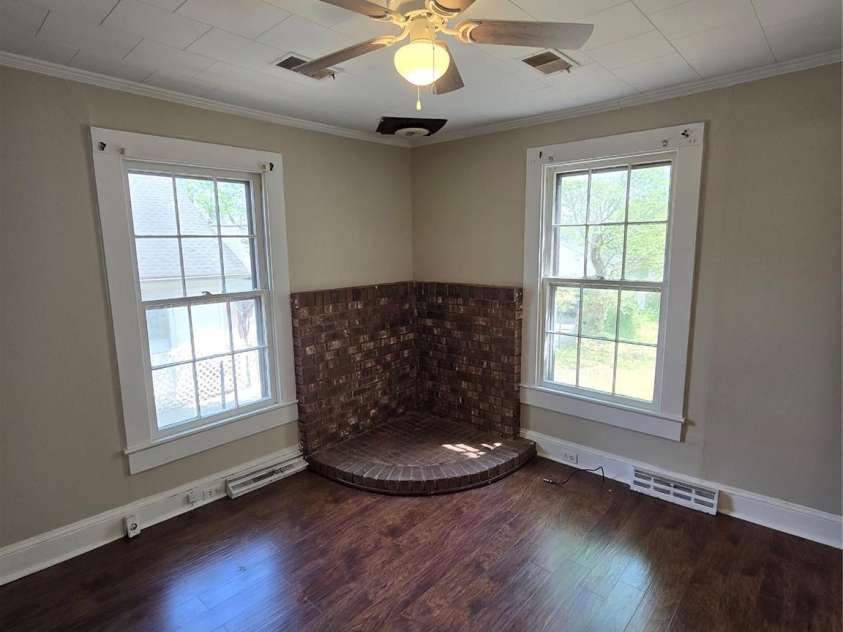 184 Cabarrus Avenue, Concord, NC 28025.  MLS# CAR4378600, YatesRealty ID 21482. 