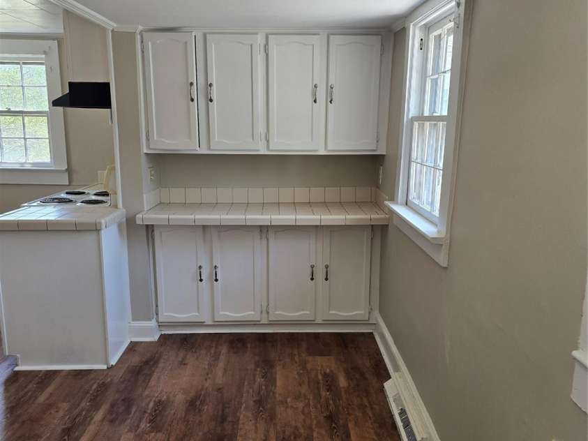 184 Cabarrus Avenue, Concord, NC 28025.  MLS# CAR4378600, YatesRealty ID 21482. 