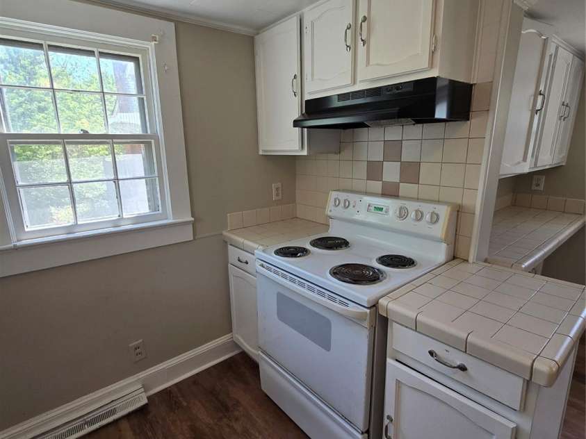 184 Cabarrus Avenue, Concord, NC 28025.  MLS# CAR4378600, YatesRealty ID 21482. 