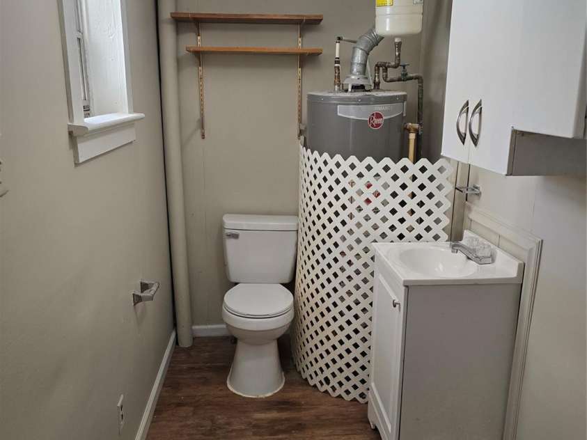 184 Cabarrus Avenue, Concord, NC 28025.  MLS# CAR4378600, YatesRealty ID 21482. 