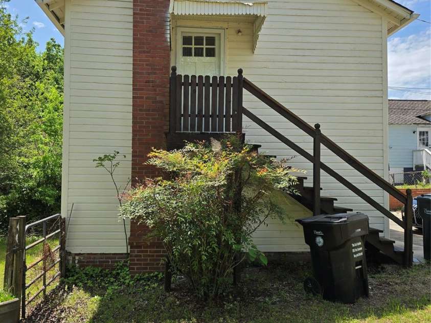 184 Cabarrus Avenue, Concord, NC 28025.  MLS# CAR4378600, YatesRealty ID 21482. 