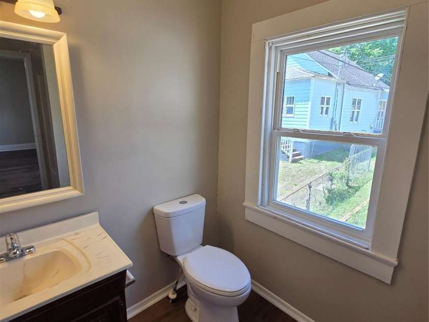 184 Cabarrus Avenue, Concord, NC 28025.  MLS# CAR4378600, YatesRealty ID 21482. 