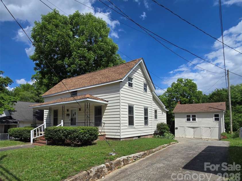 184 Cabarrus Avenue, Concord, NC 28025.  MLS# CAR4378600, YatesRealty ID 21482. 