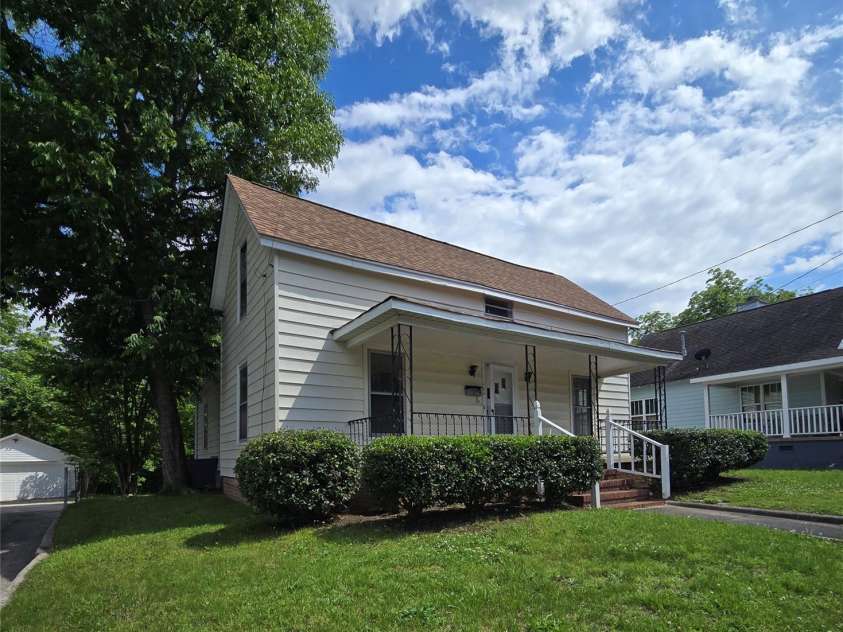 184 Cabarrus Avenue, Concord, NC 28025.  MLS# CAR4378600, YatesRealty ID 21482. 