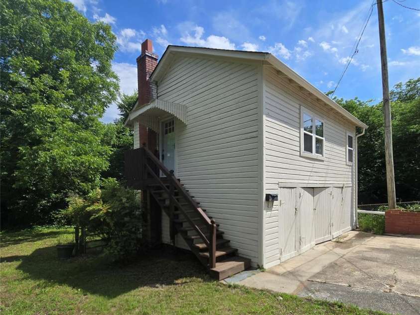 184 Cabarrus Avenue, Concord, NC 28025.  MLS# CAR4378600, YatesRealty ID 21482. 