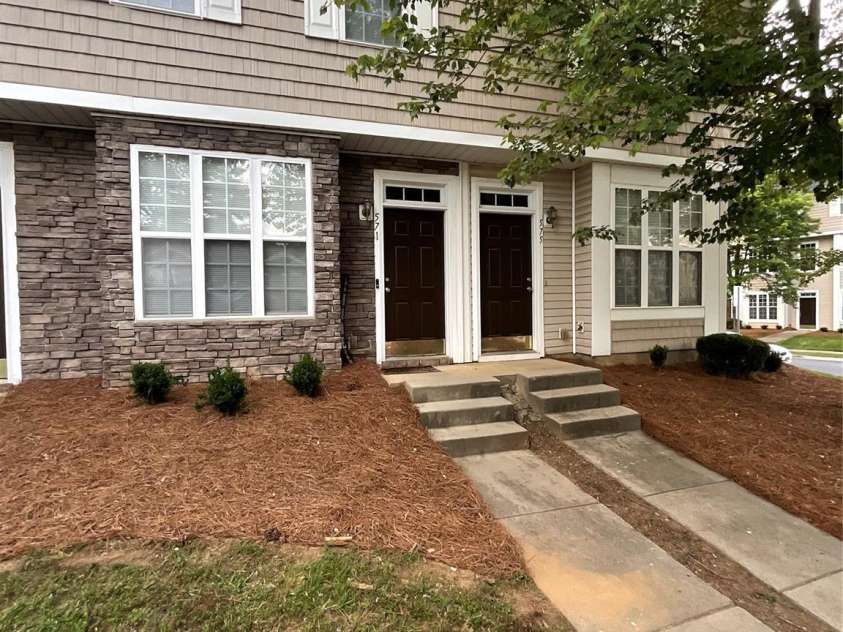 571 Goldstaff Lane, Charlotte, NC 28273.  MLS# CAR4266581, YatesRealty ID 21482. 