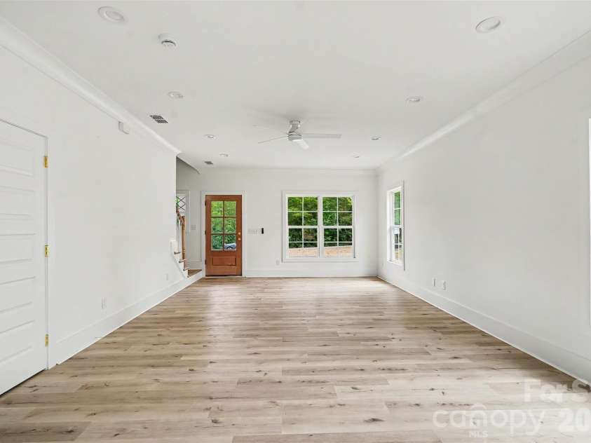 7933 Large Oak Lane, Mint Hill, NC 28227.  MLS# CAR4375275, YatesRealty ID 21485. 