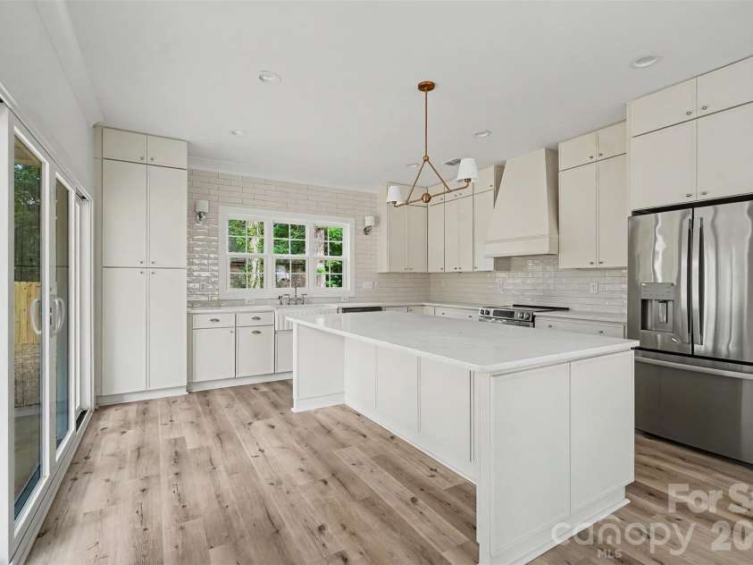 7933 Large Oak Lane, Mint Hill, NC 28227.  MLS# CAR4375275, YatesRealty ID 21485. 