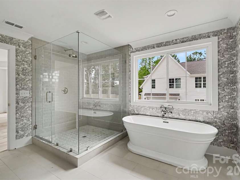 7933 Large Oak Lane, Mint Hill, NC 28227.  MLS# CAR4375275, YatesRealty ID 21485. 