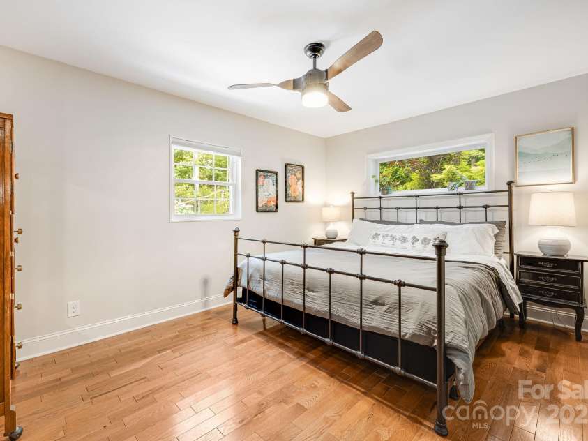 90 Reed Road, Asheville, NC 28805.  MLS# CAR4271385, YatesRealty ID 21485. Airy Second Bedroom