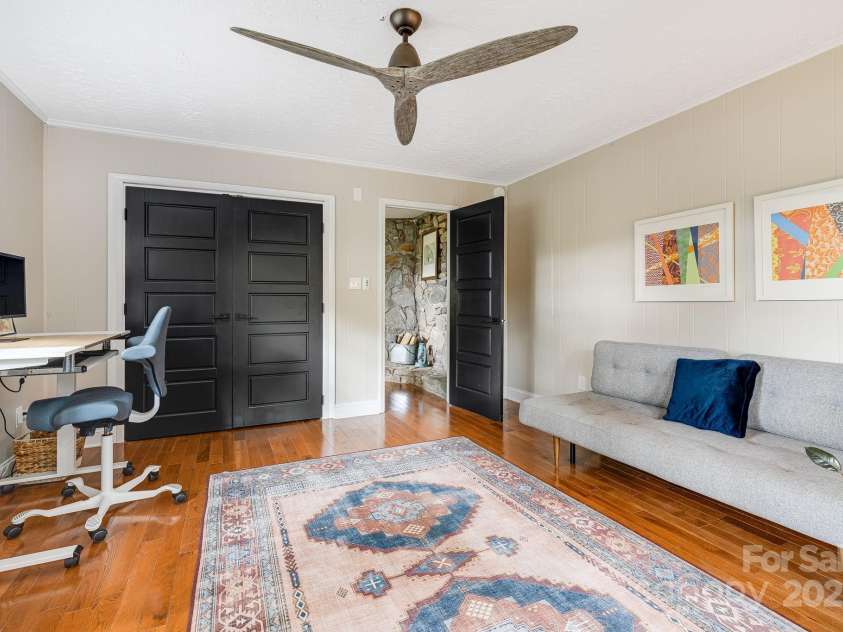 90 Reed Road, Asheville, NC 28805.  MLS# CAR4271385, YatesRealty ID 21485. Currently Used as an Office