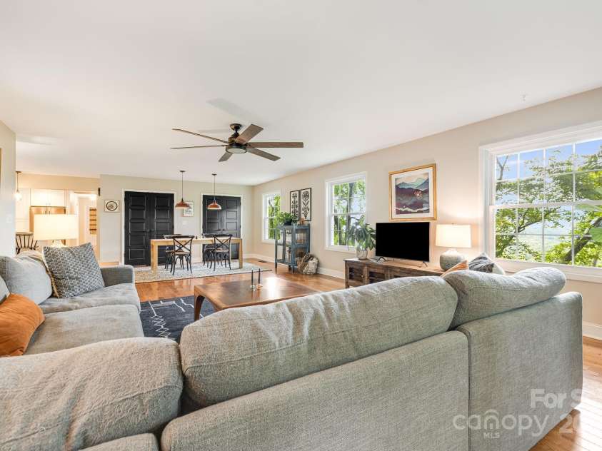 90 Reed Road, Asheville, NC 28805.  MLS# CAR4271385, YatesRealty ID 21485. Light and Airy with Views