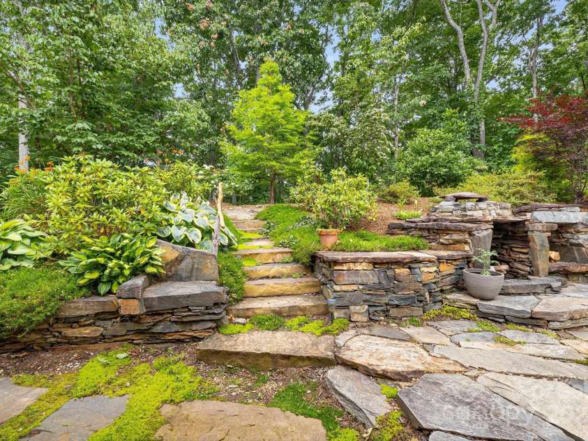 90 Reed Road, Asheville, NC 28805.  MLS# CAR4271385, YatesRealty ID 21485. Stunning Stonework