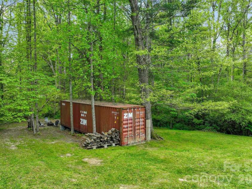 285 Dove Haven Lane, Hendersonville, NC 28791.  MLS# CAR4375891, YatesRealty ID 21486. 