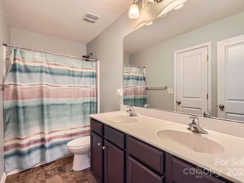 4151 Granite Street, Midland, NC 28107.  MLS# CAR4269679, YatesRealty ID 21486. Upstairs full bath