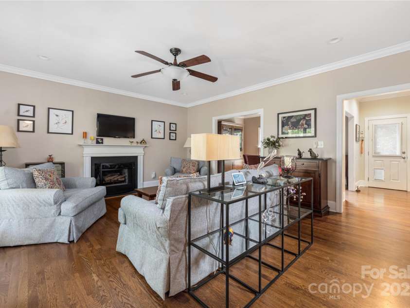 1701 Truman Road, Charlotte, NC 28205.  MLS# CAR4267191, YatesRealty ID 21487. 