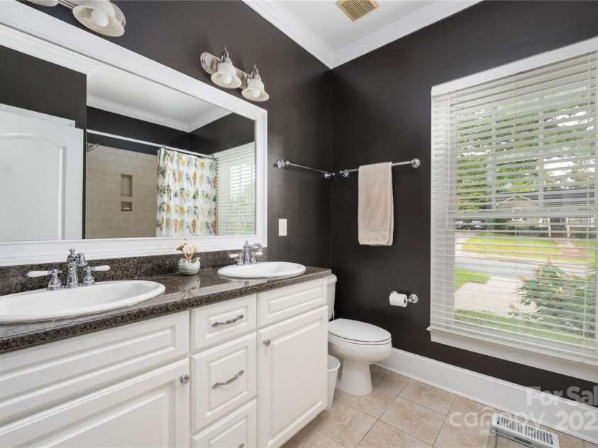 1701 Truman Road, Charlotte, NC 28205.  MLS# CAR4267191, YatesRealty ID 21487. 