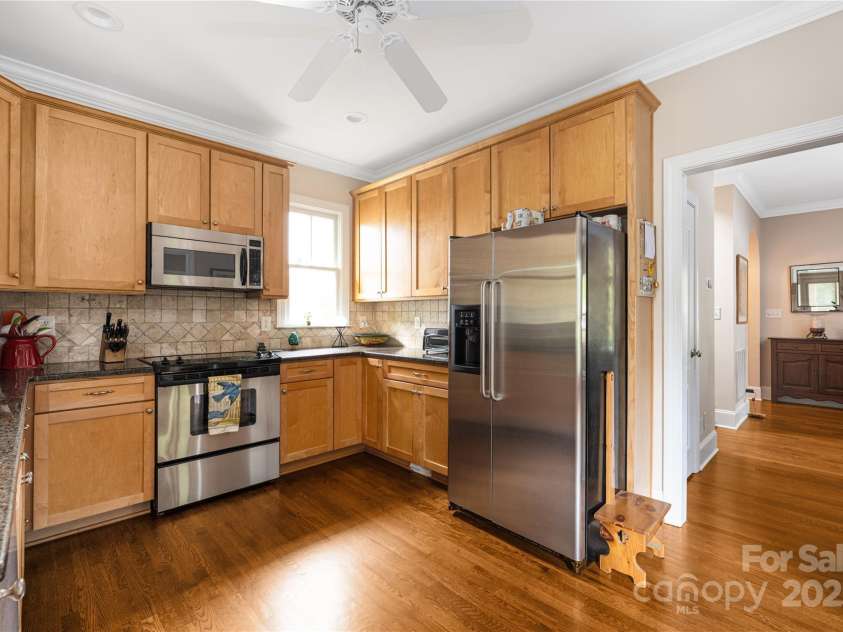 1701 Truman Road, Charlotte, NC 28205.  MLS# CAR4267191, YatesRealty ID 21487. 