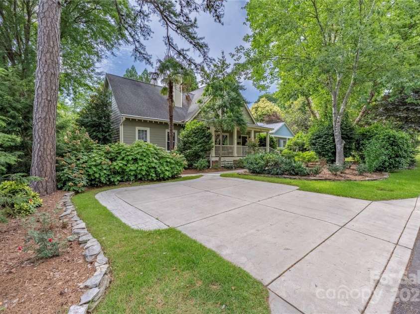 1701 Truman Road, Charlotte, NC 28205.  MLS# CAR4267191, YatesRealty ID 21487. 