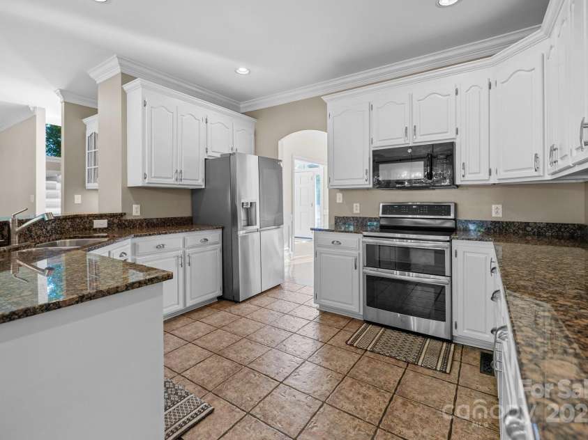 2608 Carmarthen Court, Matthews, NC 28104.  MLS# CAR4252626, YatesRealty ID 21488. 