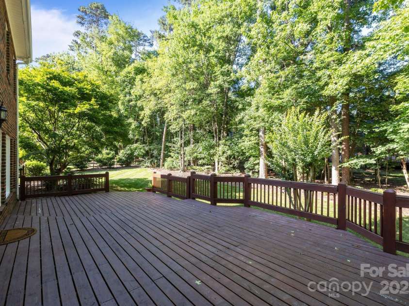 2608 Carmarthen Court, Matthews, NC 28104.  MLS# CAR4252626, YatesRealty ID 21488. 