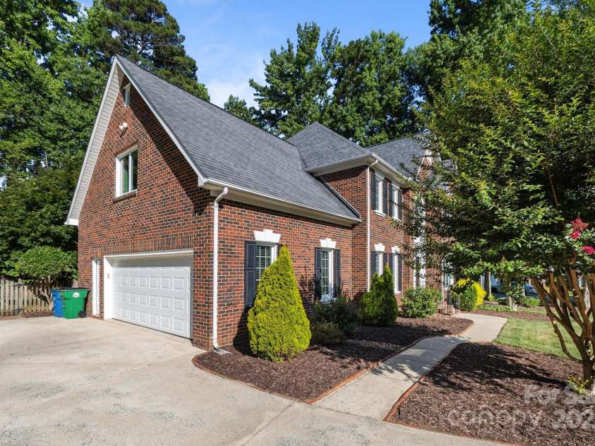 2608 Carmarthen Court, Matthews, NC 28104.  MLS# CAR4252626, YatesRealty ID 21488. 