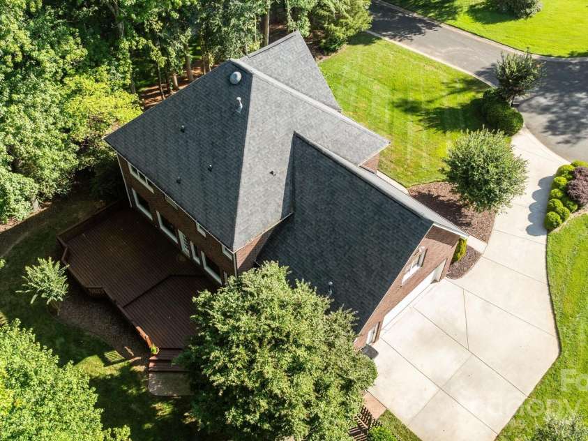 2608 Carmarthen Court, Matthews, NC 28104.  MLS# CAR4252626, YatesRealty ID 21488. 