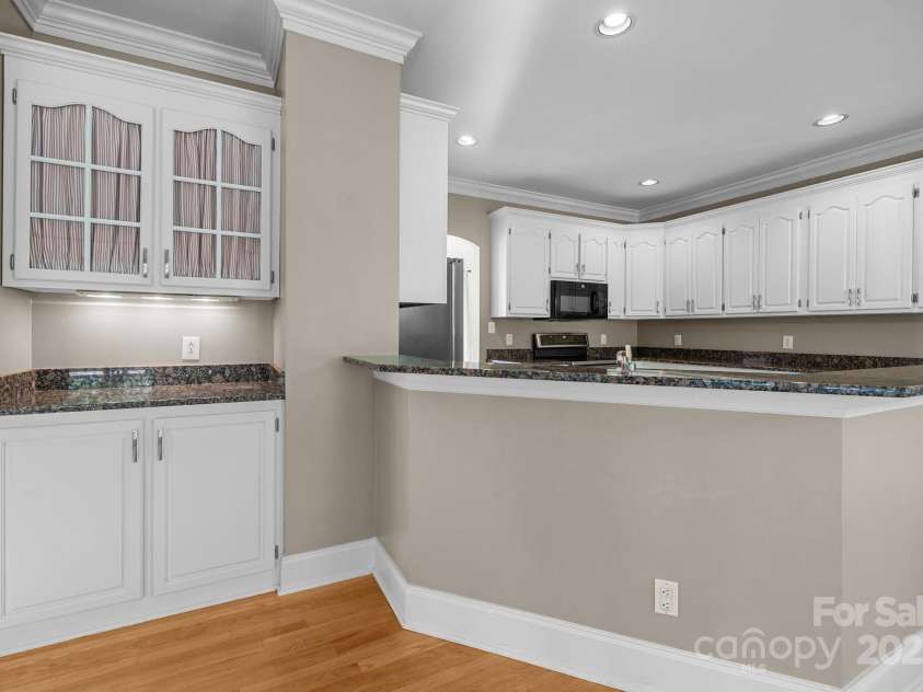 2608 Carmarthen Court, Matthews, NC 28104.  MLS# CAR4252626, YatesRealty ID 21488. Coffee Bar