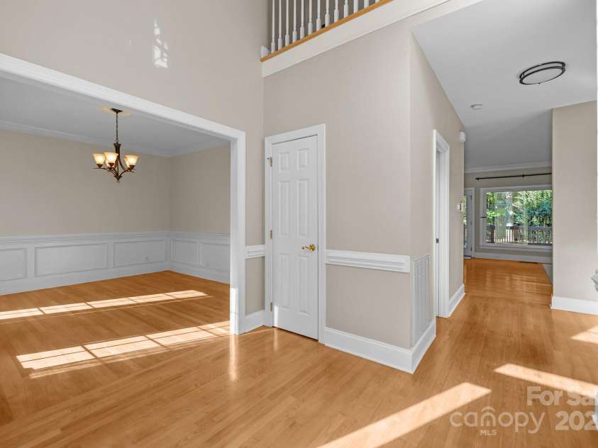 2608 Carmarthen Court, Matthews, NC 28104.  MLS# CAR4252626, YatesRealty ID 21488. Foyer