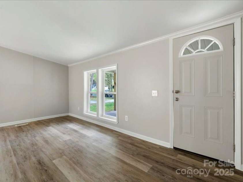 141 Hickory Creek Drive, Gastonia, NC 28052.  MLS# CAR4243072, YatesRealty ID 21489. 