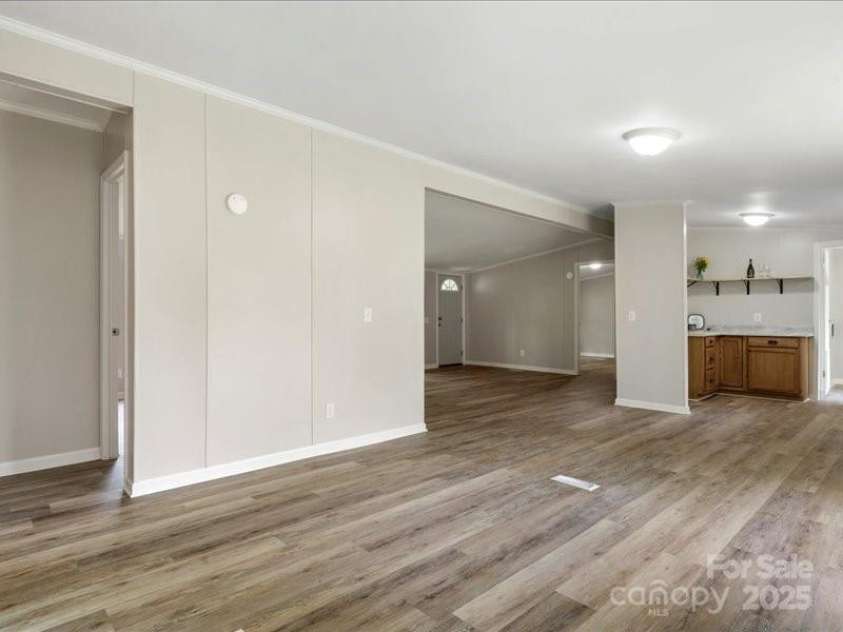 141 Hickory Creek Drive, Gastonia, NC 28052.  MLS# CAR4243072, YatesRealty ID 21489. 