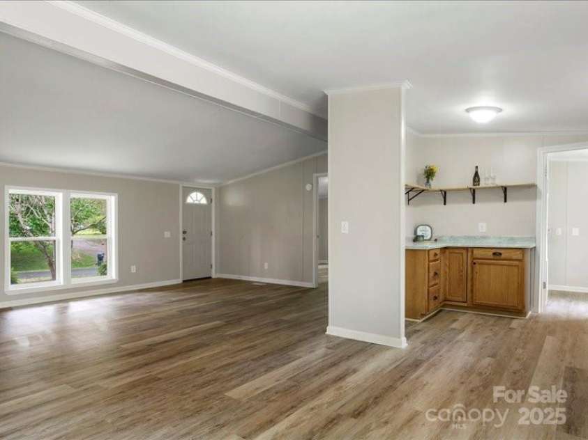 141 Hickory Creek Drive, Gastonia, NC 28052.  MLS# CAR4243072, YatesRealty ID 21489. 