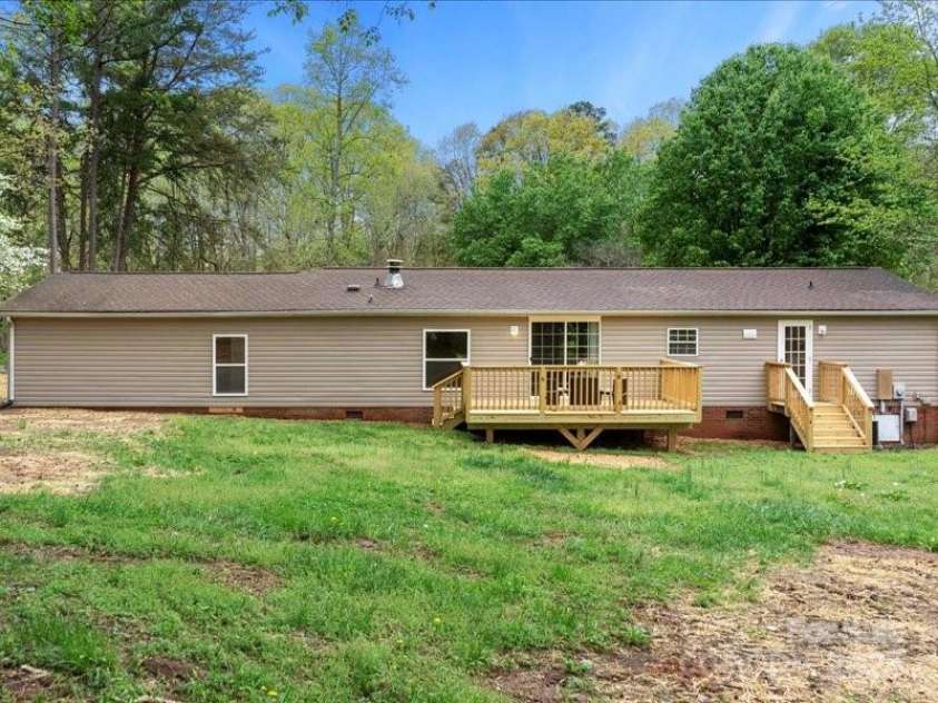 141 Hickory Creek Drive, Gastonia, NC 28052.  MLS# CAR4243072, YatesRealty ID 21489. Back yard