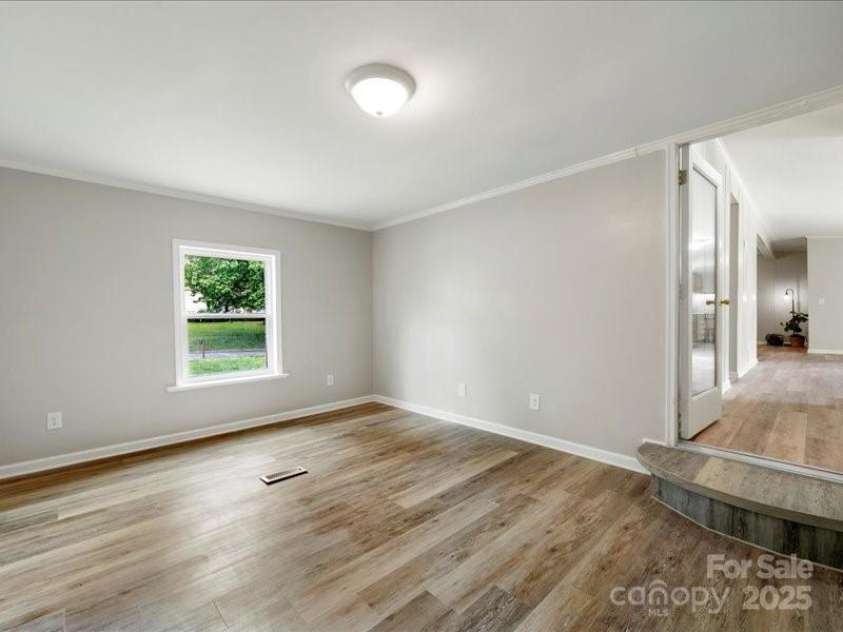 141 Hickory Creek Drive, Gastonia, NC 28052.  MLS# CAR4243072, YatesRealty ID 21489. Flex Space/optional 4th bedroom