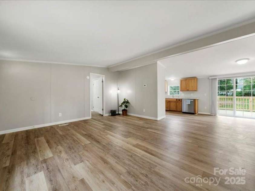 141 Hickory Creek Drive, Gastonia, NC 28052.  MLS# CAR4243072, YatesRealty ID 21489. Front living room area