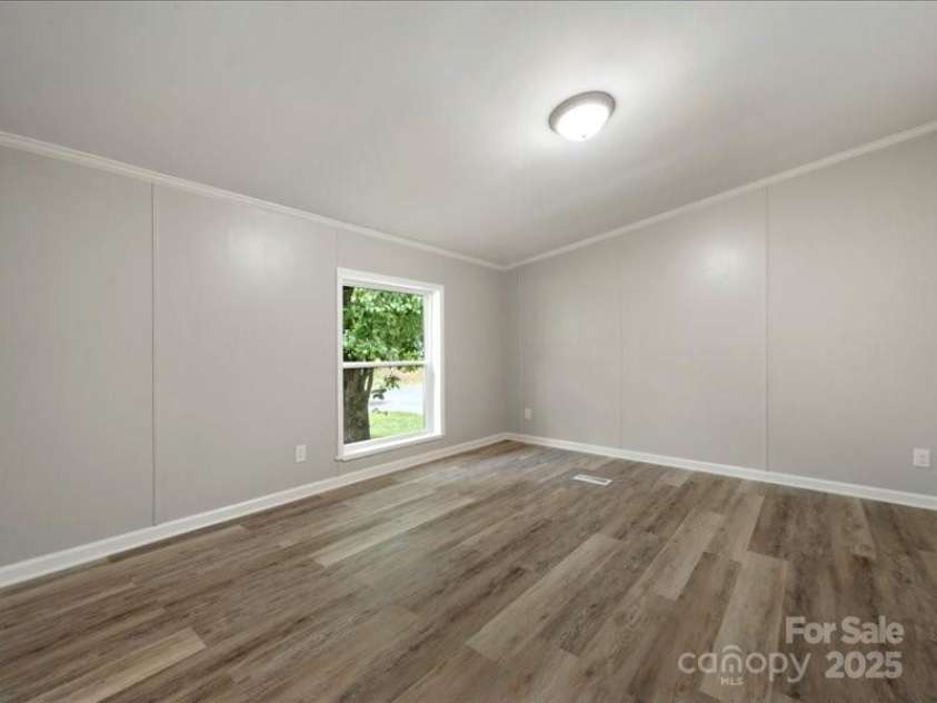 141 Hickory Creek Drive, Gastonia, NC 28052.  MLS# CAR4243072, YatesRealty ID 21489. Master bedroom