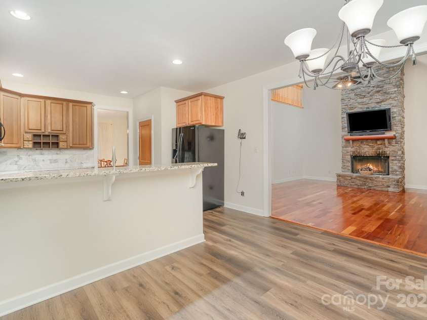 125 Cherokee Drive, Mooresville, NC 28117.  MLS# CAR4223035, YatesRealty ID 2149. 