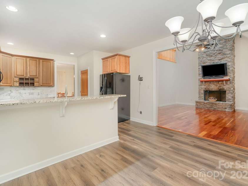 125 Cherokee Drive, Mooresville, NC 28117.  MLS# CAR4223035, YatesRealty ID 2149. 