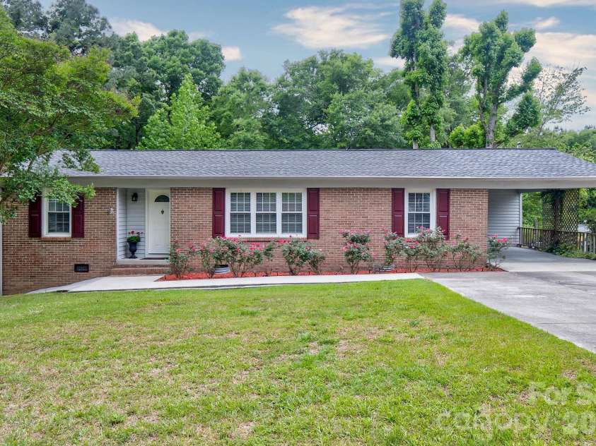 156 Blackmon Circle, Kershaw, SC 29067.  MLS# CAR4377102, YatesRealty ID 21490. 
