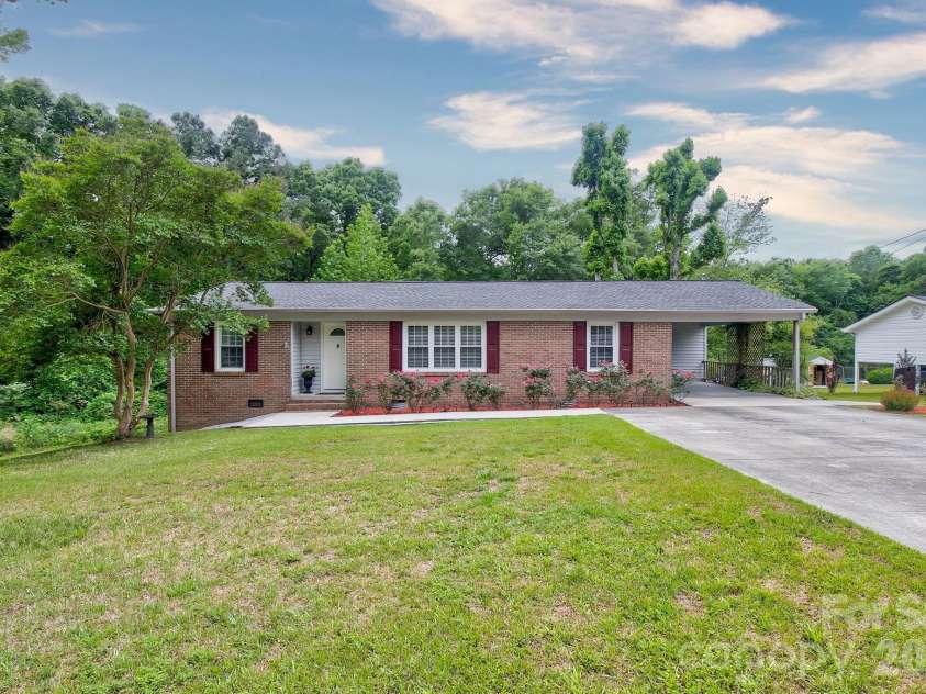 156 Blackmon Circle, Kershaw, SC 29067.  MLS# CAR4377102, YatesRealty ID 21490. 