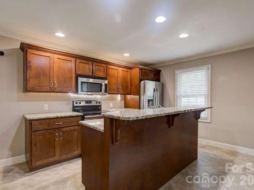 156 Blackmon Circle, Kershaw, SC 29067.  MLS# CAR4377102, YatesRealty ID 21490. 