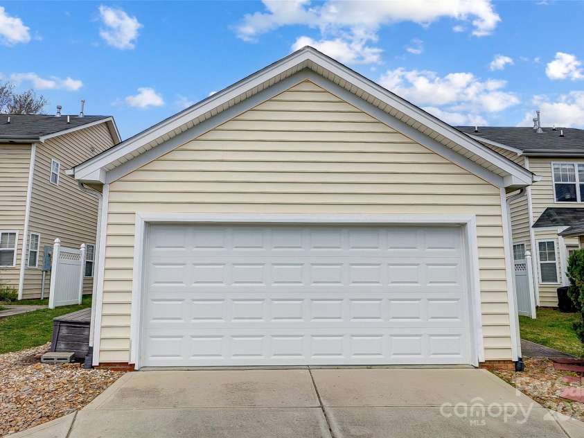 13610 Aldenbrook Drive, Huntersville, NC 28078.  MLS# CAR4246545, YatesRealty ID 21491. Garage