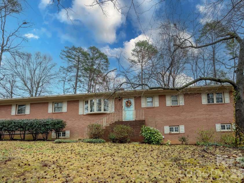 2808 Murdock Lane, Albemarle, NC 28001.  MLS# CAR4311465, YatesRealty ID 21491. 